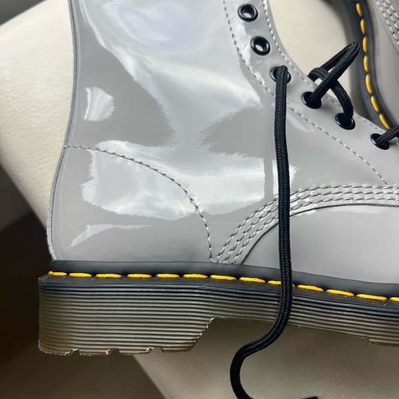 NEW BOOTS DR MARTENS SIZE 7 - Picture 5 of 8